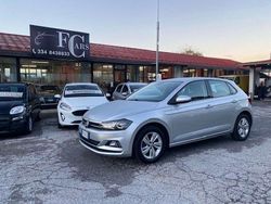Argento Usata 2018 VW Polo Comfortline Tre volumi | 11.100 € (Buon prezzo)