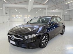 Nero Usata 2022 Mercedes A180 Business Tre volumi | 25.150 € (Buon prezzo)