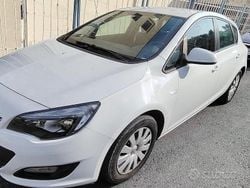 Bianco Usata 2015 Opel Astra Cosmo Tre volumi | 5700 € (Super prezzo)