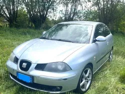 Grigio Usata 2005 Seat Ibiza Stylance Tre volumi | 1900 € (Buon prezzo)