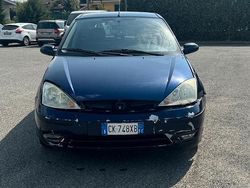 Blu Usata 2003 Ford Focus Tre volumi | 380 € (Super prezzo)