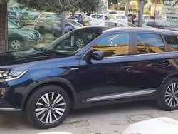 Blu/azzurro Usata 2020 Mitsubishi Outlander Instyle SUV | 23.500 € (Buon prezzo)
