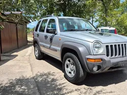 Usata 2005 Jeep Cherokee SUV | 4800 € (Super prezzo)
