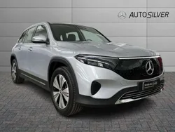 Argento / metallizzato Usata 2024 Mercedes EQB250+ Progressive SUV | 38.900 € (Buon prezzo)