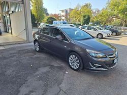 Grigio Usata 2015 Opel Astra Cosmo Tre volumi | 7400 € (Buon prezzo)