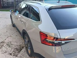 Usata 2021 Skoda Superb Scout 4x4 Station wagon | 22.000 € (Cara)