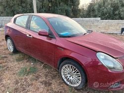 Rosso Usata 2011 Alfa Romeo Giulietta Tre volumi | 3300 € (Super prezzo)
