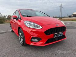 Rosso Usata 2019 Ford Fiesta ST-Line Tre volumi | 8900 € (Ottimo prezzo)