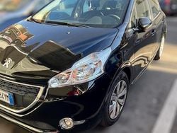 Nero Usata 2013 Peugeot 208 Due volumi | 5200 € (Buon prezzo)