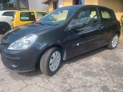 Grigio Usata 2008 Renault Clio II Due volumi | 2900 € (Buon prezzo)