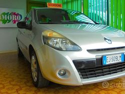 Grigio Usata 2011 Renault Clio II Tre volumi | 4990 € (Buon prezzo)