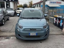 Blu/azzurro Usata 2021 Fiat 500e Icon Due volumi | 13.990 € (Buon prezzo)