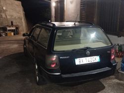 Nero Usata 2001 VW Passat Station wagon | 1189 €