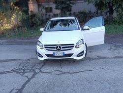 Bianco Usata 2017 Mercedes 180 Tre volumi | 12.600 € (Ottimo prezzo)
