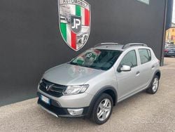 Grigio Usata 2016 Dacia Sandero Prestige Tre volumi | 8900 € (Buon prezzo)