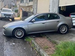 Grigio Usata 2009 Alfa Romeo 159 Distinctive Tre volumi | 2850 € (Buon prezzo)