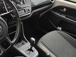 Bianco Usata 2013 VW up! Due volumi | 7500 € (Buon prezzo)