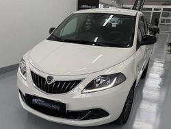 Bianco Nuova 2025 Lancia Ypsilon Gold Due volumi | 15.600 € (Cara)