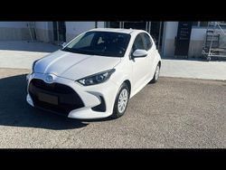 Bianco Usata 2024 Toyota Yaris Hybrid Active Due volumi | 21.500 € (Buon prezzo)