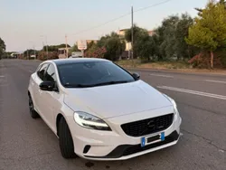 Usata 2018 Volvo V40 R-Design Station wagon | 17.500 € (Cara)