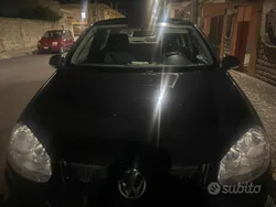Usata 2005 VW Golf V Tre volumi | 4000 € (Molto cara)