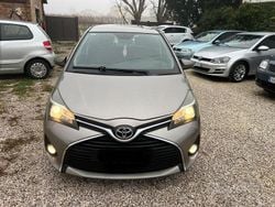 Marrone Usata 2014 Toyota Yaris Active Tre volumi | 5900 € (Super prezzo)