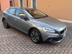 Grigio Usata 2019 Volvo V40 CC Business Edition Station wagon | 10.500 € (Buon prezzo)