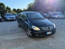 Nero Usata 2006 Mercedes B150 Monovolume | 3500 €