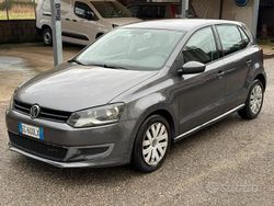 Grigio Usata 2010 VW Polo Due volumi | 3890 € (Ottimo prezzo)