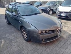 Grigio scuro / metallizzato Usata 2007 Alfa Romeo 159 Progression Station wagon | 2900 € (Ottimo prezzo)