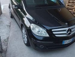 Nero Usata 2008 Mercedes 180 Tre volumi | 3000 € (Buon prezzo)