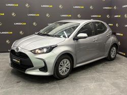 Grigio Usata 2025 Toyota Yaris Hybrid Active Tre volumi | 17.990 € (Super prezzo)
