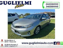 Argento Usata 2014 Toyota Auris Hybrid Lounge Tre volumi | 9900 € (Buon prezzo)