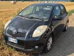 Nero Usata 2006 Toyota Yaris Luna Due volumi | 4500 € (Cara)