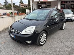 Nero Usata 2004 Ford Fiesta Ghia Tre volumi | 999 € (Ottimo prezzo)