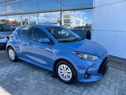 Blu Usata 2021 Toyota Yaris Hybrid Active Tre volumi | 15.900 € (Ottimo prezzo)