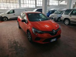 Rosso Usata 2022 Renault Clio V Due volumi | 14.950 € (Buon prezzo)