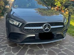Grigio Usata 2022 Mercedes A180 Tre volumi | 24.800 € (Buon prezzo)