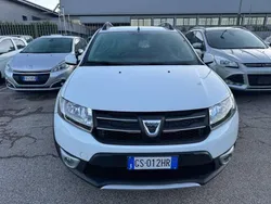 Bianco Usata 2015 Dacia Sandero Prestige Due volumi | 3900 € (Ottimo prezzo)