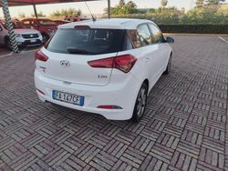 Bianco Usata 2015 Hyundai i20 Style Tre volumi | 6900 € (Buon prezzo)