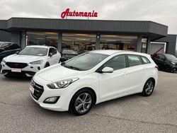 Bianco Usata 2015 Hyundai i30 Comfort Station wagon | 9900 € (Cara)