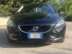 Usata 2015 Volvo V40 Business Edition Tre volumi | 6400 € (Buon prezzo)