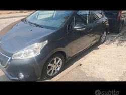 Grigio Usata 2014 Peugeot 208 Due volumi | 5500 € (Buon prezzo)