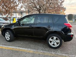 Nero Usata 2008 Toyota RAV4 SUV | 3000 €