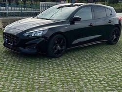 Usata 2018 Ford Focus ST-Line Tre volumi | 13.000 € (Molto cara)