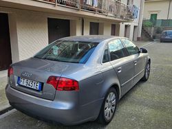 Grigio Usata 2005 Audi A4 Tre volumi | 4200 € (Molto cara)