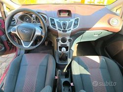 Usata 2010 Ford Fiesta Titanium Due volumi | 3200 € (Ottimo prezzo)