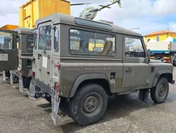 Usata 1999 Land Rover Defender SUV | 18.300 € (Ottimo prezzo)