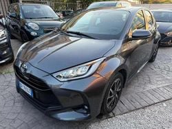 Grigio Usata 2023 Toyota Yaris Trend Tre volumi | 14.500 € (Buon prezzo)