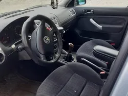 Usata 2001 VW Golf IV Due volumi | 1200 € (Buon prezzo)